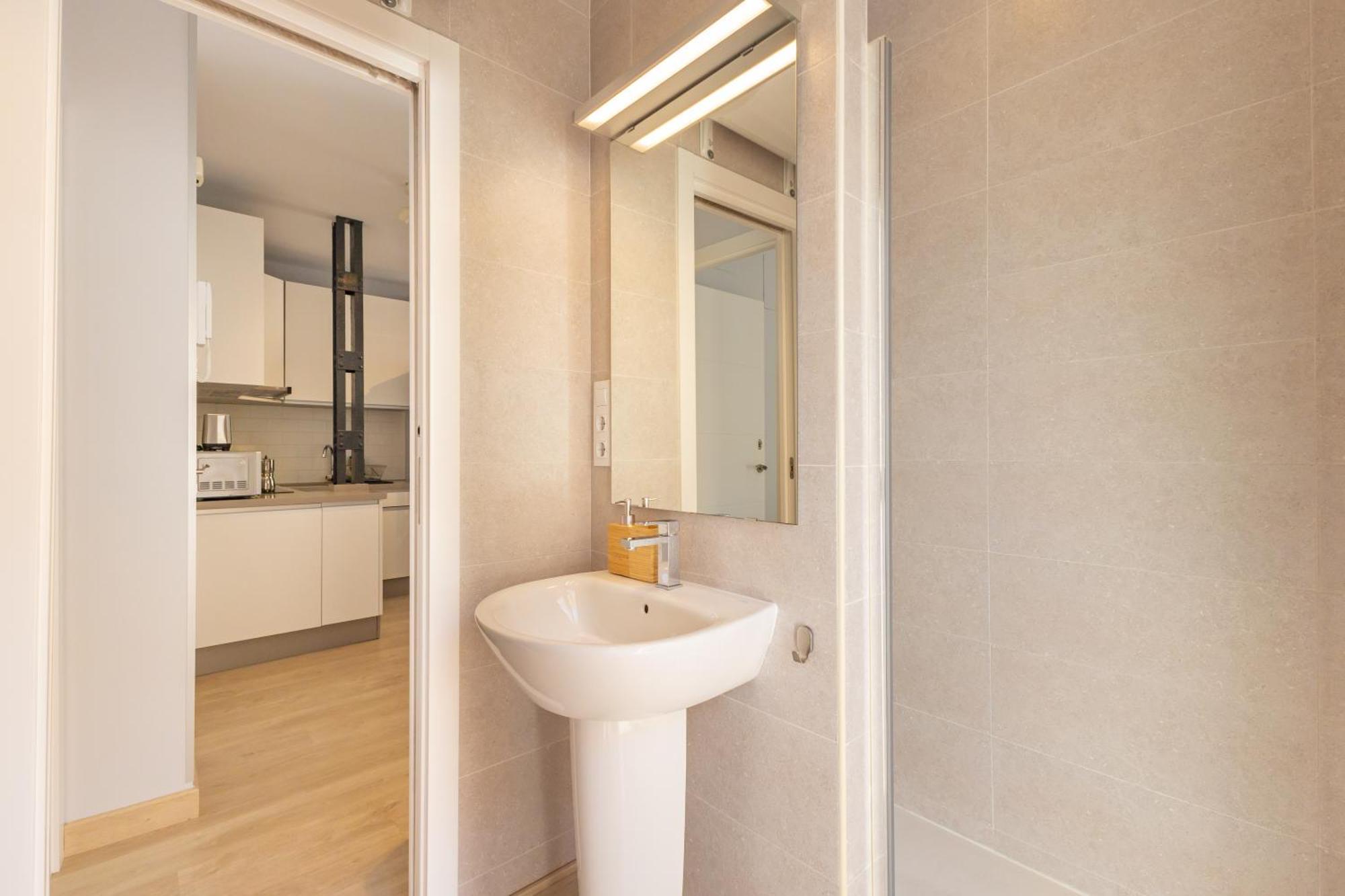 Charming 2 Bedroom Apartment At Iconic Triana Neighborhood By Ocityzen * Séville